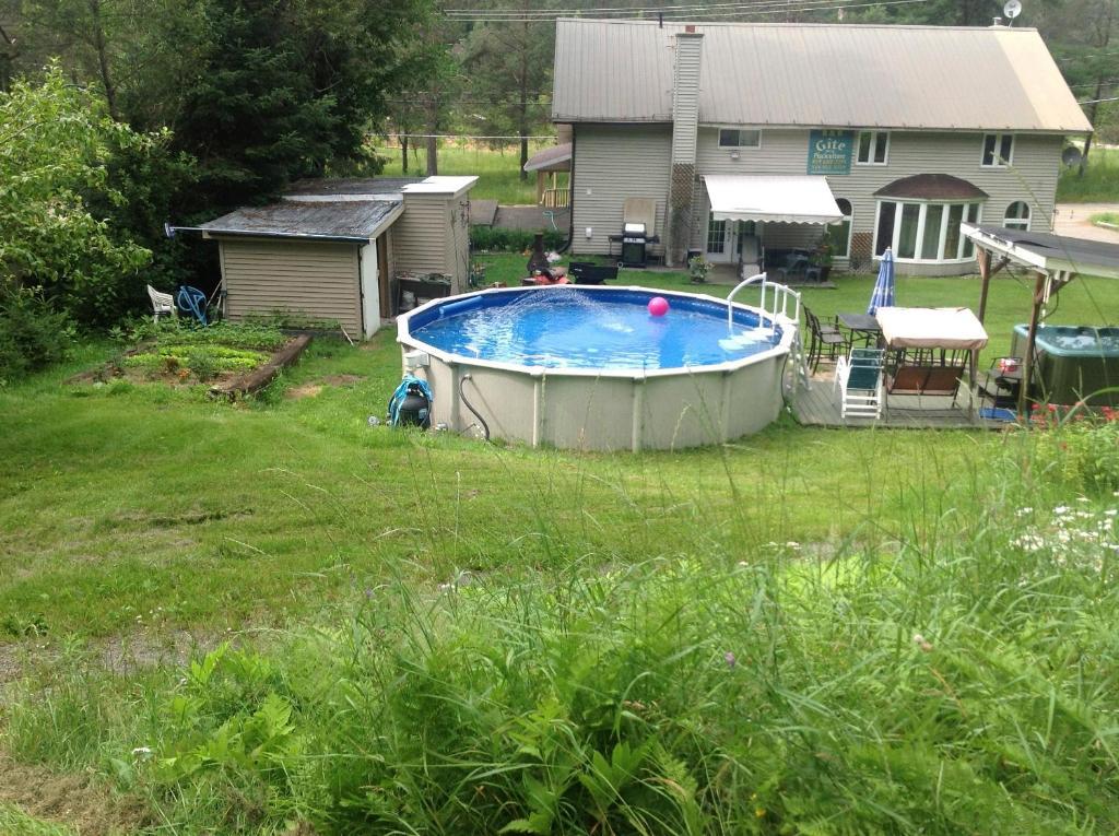 Gite De La Pisciculture Bed and Breakfast Saint-Faustin-Lac-Carre Esterno foto